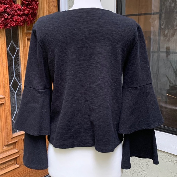 ANTHROPOLOGIE ERI + ALI Tiered Sleeve Top - Picture 4 of 7